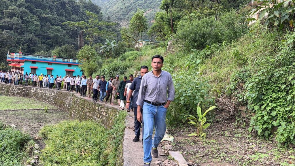 आपदा प्रबंधन एक्ट के तहत डीएम सविन बंसल का बड़ा कदम; प्रभावित गांवों में अधिकारियों की अग्रिम आदेश तक तैनाती