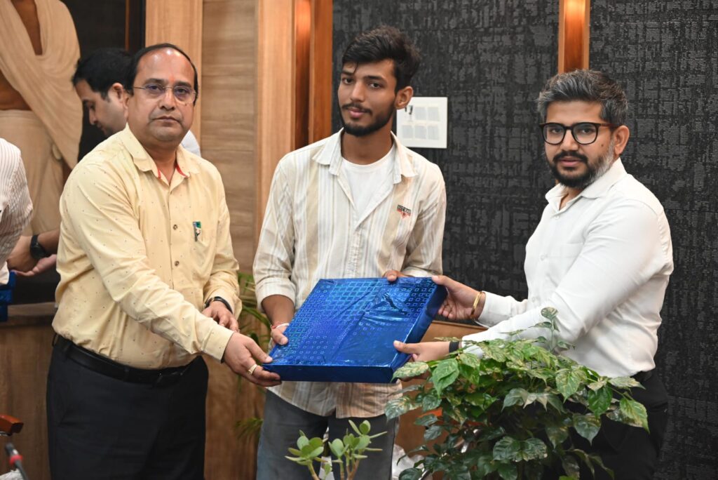 सीडीओ अभिनव शाह ने की टीबी उन्मूलन कार्यक्रम की समीक्षा, अधिक निक्षय मित्र जोड़ने पर दिया जोर