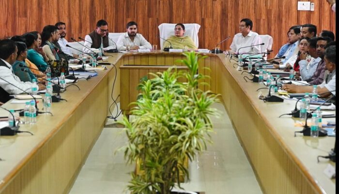 देहरादून जिला पंचायत की बैठक में विकास को मिली नई रफ्तार! अध्यक्ष सुखविंदर कौर ने अधिकारियों को दिए सख्त निर्देश—जनता तक दिखे काम का असर
