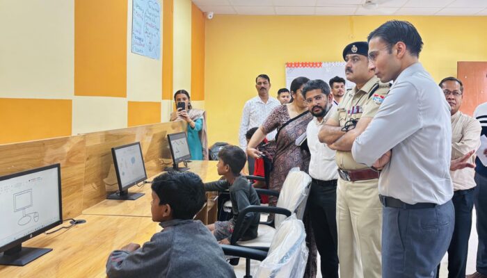 घुमंतू बचपन को शिक्षा की राह पर ला रहा आधुनिक इंटेंसिव केयर सेंटर — जिला प्रशासन की अद्भुत पहल से बदल रही ज़िंदगियाँ