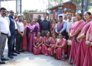 जिलाधिकारी बोले — “महिलाओं के हाथों में विकास की चाबी! सीएम की प्रेरणा से शुरू हुई ‘फ्री सखी कैब’, ऑटोमेटेड पार्किंग से मिलेगा जाम से छुटकारा