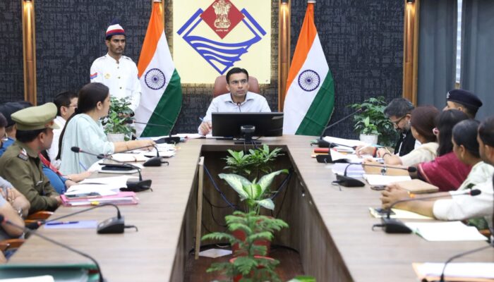 “भिक्षा से शिक्षा की उड़ान: देहरादून प्रशासन की स्वर्णिम पहल से सड़कों का बचपन अब स्कूलों में खिलेगा