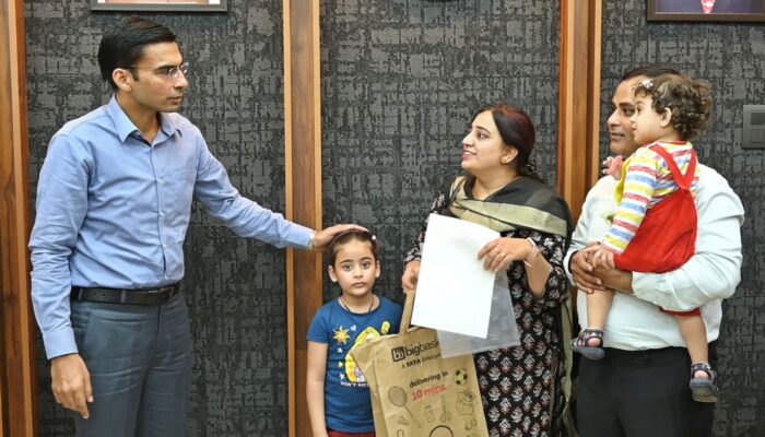 DM सविन बंसल के संज्ञान से झुका नामी स्कूल! महीनों से अटका वेतन और अनुभव प्रमाण पत्र आखिरकार शिक्षिका कनिका मदान को मिला न्याय