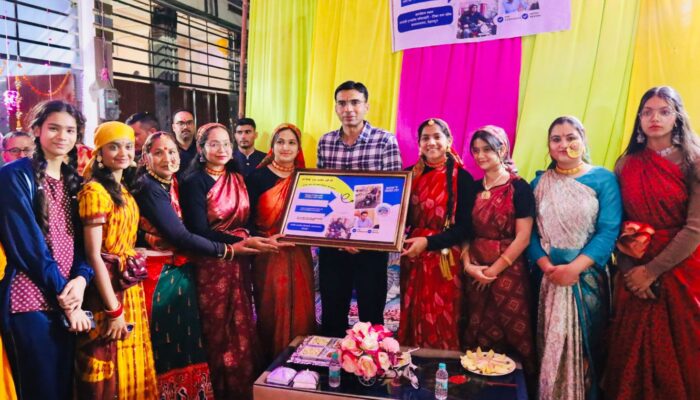 ईगास पर्व पर गूंजा ‘रियल हीरो सविन बंसल’ का नाम — गंगोत्री एन्क्लेव वासियों ने जिलाधिकारी को फूल-माला, शॉल और स्मृति चिन्ह से किया सम्मानित!