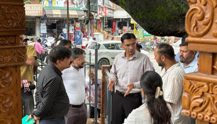 घंटाघर की धड़कन फिर हुई तेज़! जिला प्रशासन ने कराया देहरादून की पहचान का ‘स्पेशलिस्ट ट्रीटमेंट’