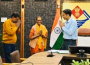 कैंसर पीड़ित मां-बाप को घर से निकालने वाले बेटों पर डीएम का डंडा! अब होंगे जिला बदर