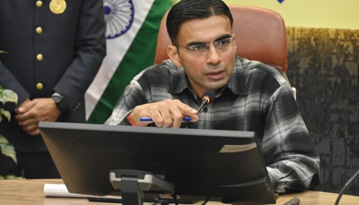 देहरादून में बड़े बकायेदारों पर प्रशासन का शिकंजा! करोड़ों की संपत्तियां कुर्क, जारी रहेगा एक्शन