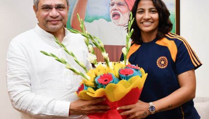 “उत्तराखंड की क्रिकेटर स्नेह राणा ने आईसीसी महिला विश्व कप 2025 में भारत को दिलाया विजय, केंद्रीय मंत्री से मिलीं”