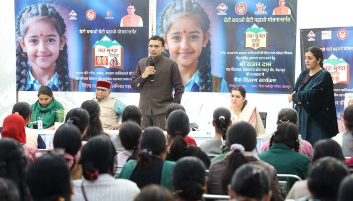 “उत्तराखंड की असहाय बालिकाओं को ‘नंदा-सुनंदा’ प्रोजेक्ट से मिली मदद, 90 बालिकाओं की शिक्षा अब पुनर्जीवित, 13 लाख रुपये के चेक वितरित”