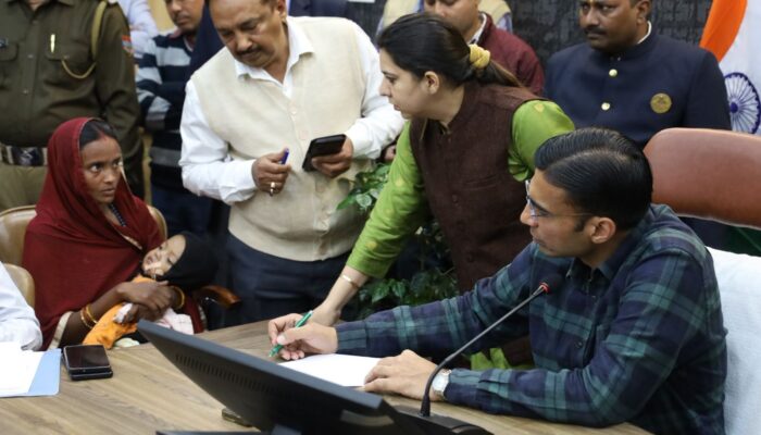 व्यथित मां की पुकार पर जागा प्रशासन! 2 साल के अमन को मिली नई जिंदगी—DM के हस्तक्षेप से एम्स में शुरू हुआ इलाज, एसडीएम कर रहीं मॉनिटरिंग