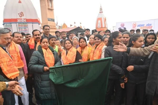 सासंद खेल महोत्सव कार्यक्रम के अंतर्गत रन फॉर नेशन दौड़ को राज्य सभा सासंद कल्पना सैनी ने हरी झंडी दिखाकर किया रवाना