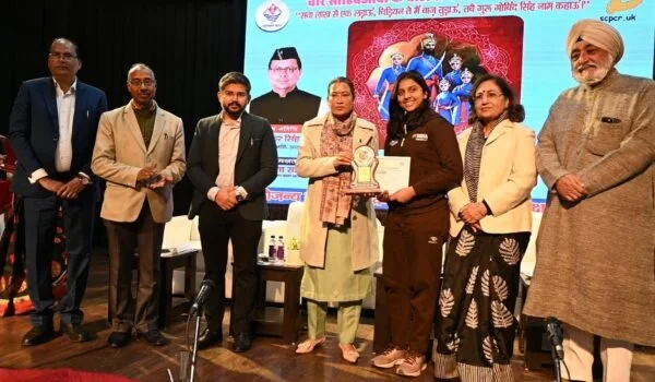 साहस और त्याग की मिसाल हैं गुरु गोविंद सिंह के साहिबजादे – रेखा आर्या