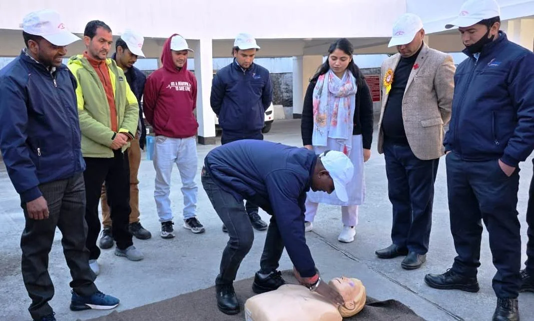 फर्स्ट एड एवं डिजास्टर मैनेजमेंट पर प्रशिक्षण शुरू