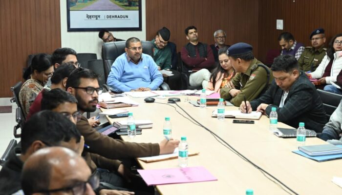 देहरादून में शीतलहर अलर्ट: जिला प्रशासन ने शुरू की बचाव तैयारियां, अलाव, कंबल और एडवांस राशन की व्यवस्था