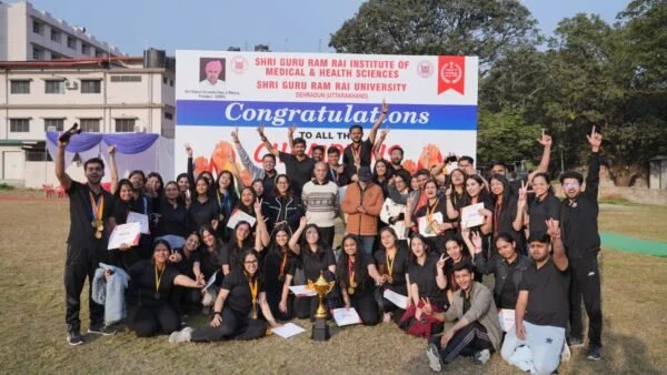 एसजीआरआर मेडिकल काॅलेज एटलिटिका 2025 में एमबीबीएस 2021 बैच ऑवरऑल चैम्पियन