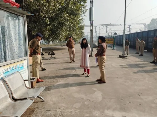 एसपी अरुणा भारती ने जीआरपी थाना लक्सर का किया आकस्मिक निरीक्षण, दिए निर्देश