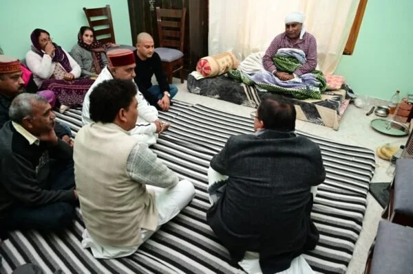 मुख्यमंत्री धामी ने विधायक सहदेव सिंह पुंडीर की माताजी के निधन पर व्यक्त की शोक संवेदना