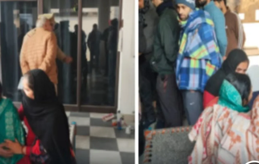 पांच लोगों की मौत से हड़कंप, संग्रह अमीन व परिवार के गोली लगे शव घर में पड़े मिले