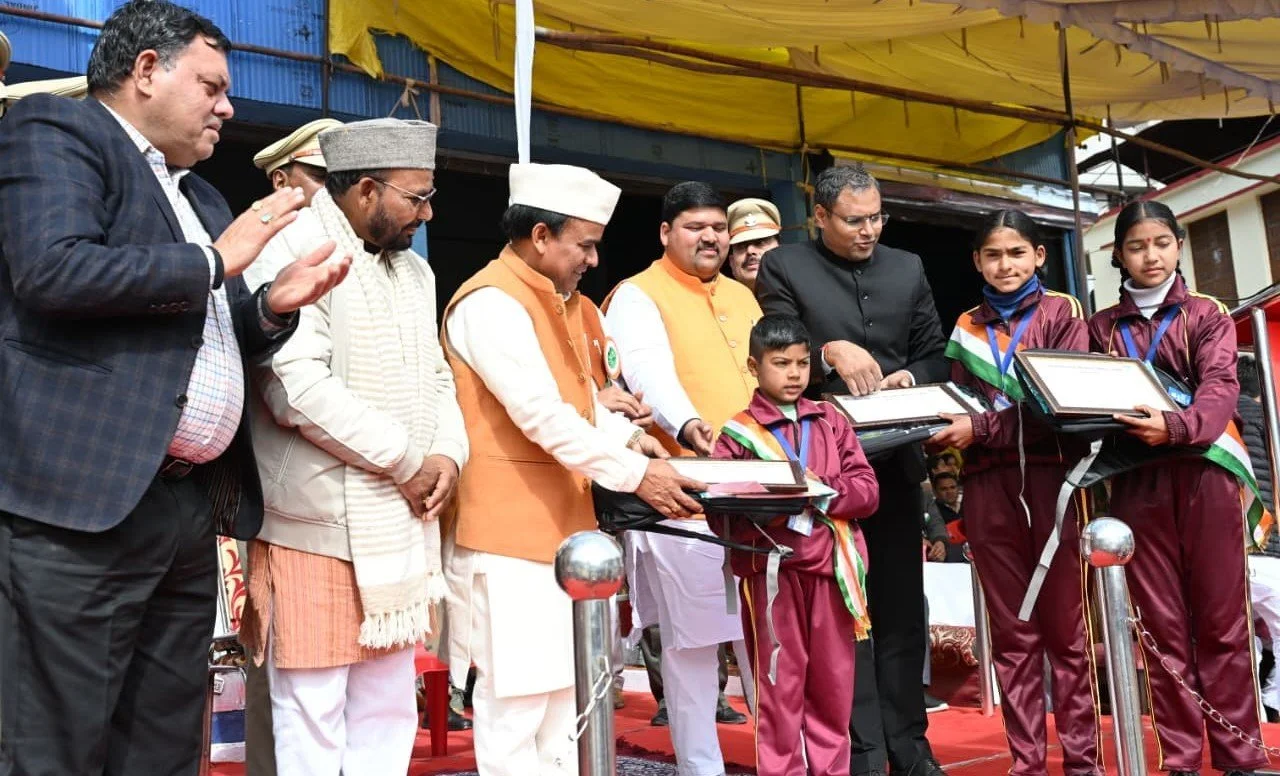 धूमधाम से मनाया गया चमोली जिले में गणतंत्र दिवस