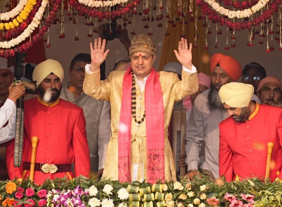 श्री दरबार साहिब में आस्था का महासागर, श्री झण्डे जी पर झुके लाखों शीश, श्री गुरु राम राय जी महाराज व श्रीमहंत देवेन्द्र दास जी महाराज के जयकारों से गूंजी द्रोणनगरी