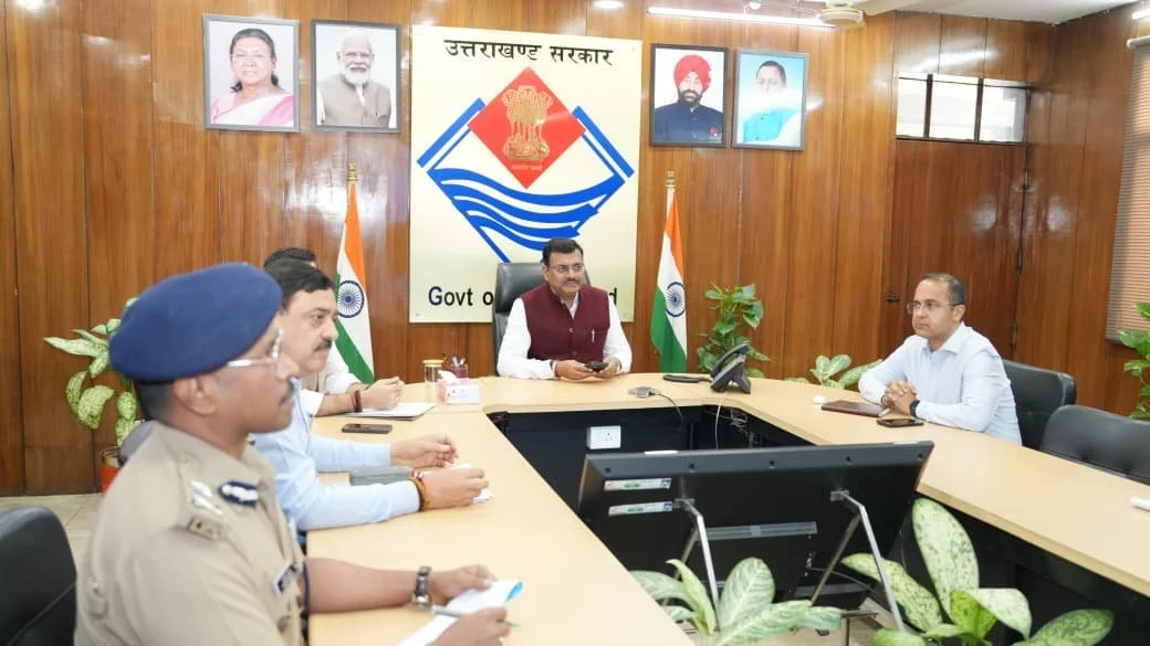 मुख्य सचिव ने ली सचिवालय में लॉ एंड ऑर्डर को लेकर बैठक