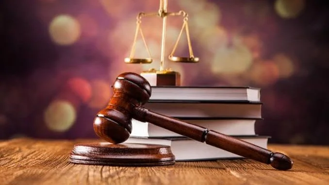 उम्रकैद की सजा सुनते ही कोर्ट में भड़के दोषी, जज को दी जान से मारने की धमकी