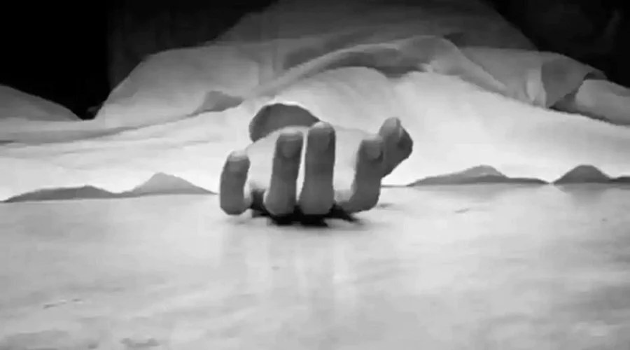 इंस्टीट्यूट में हादसा : बास्केटबॉल बैकबोर्ड पुल-अप्स करते वक्त गिरा पोल, छात्र की मौत