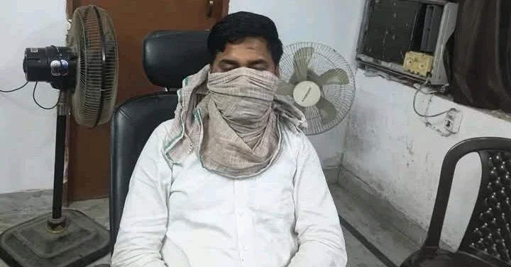20 हजार रुपये की रिश्वत लेते जेई गिरफ्तार, ग्राम पंचायत विकास अधिकारी पर भी होगी कार्रवाई