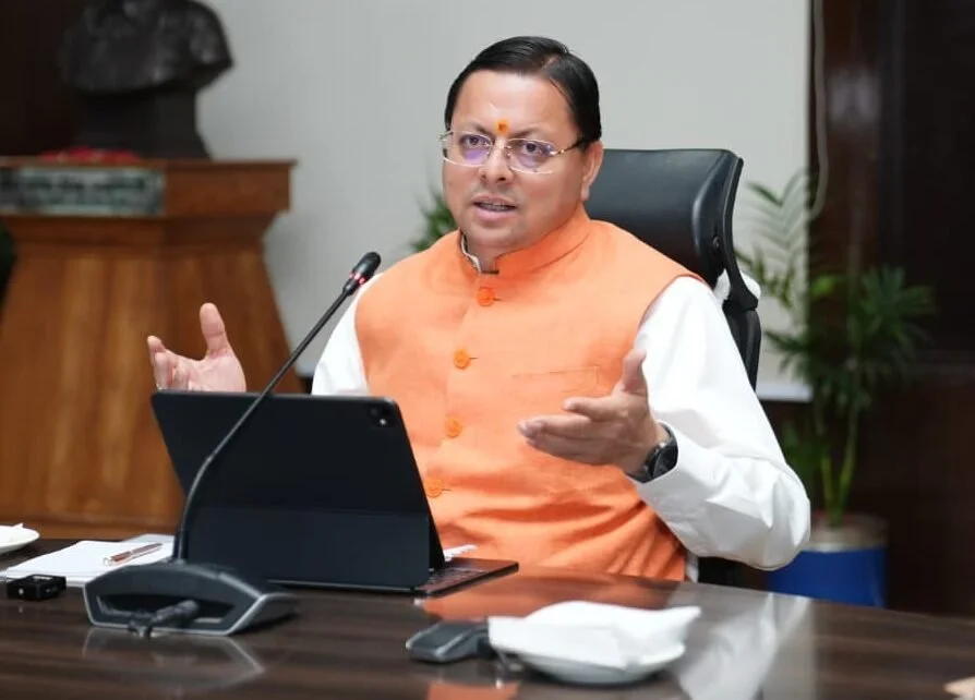 मानसून से पहले सभी तैयारियां पूरी करें अधिकारी : सीएम धामी