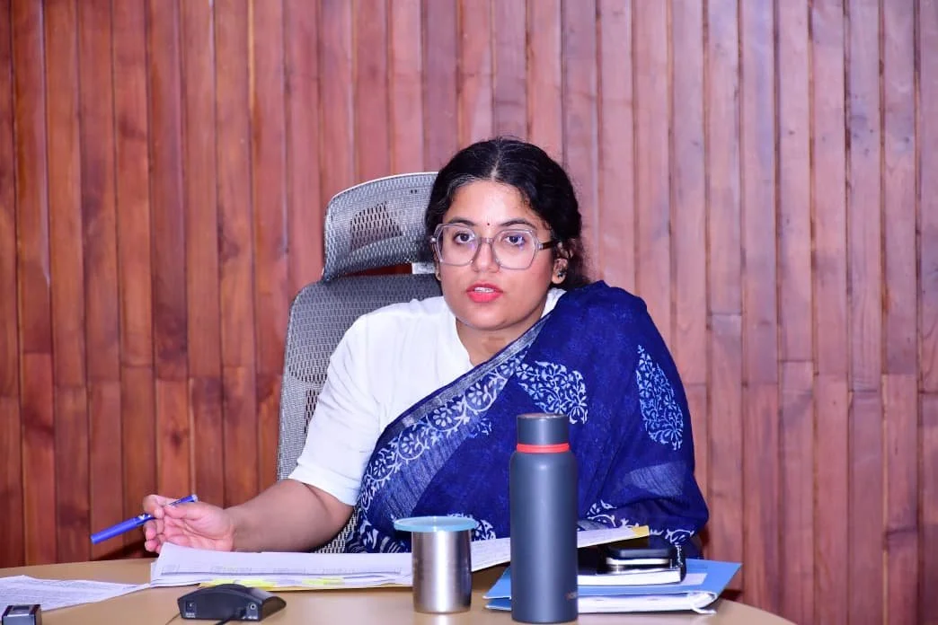 एसआईआर में जिले ने हासिल किया प्रदेश में तीसरा स्थान, डीएम अपूर्वा पाण्डे ने दी बधाई, बागेश्वर में 99.79 प्रतिशत गणना प्रपत्रों का वितरण और 80.24 प्रतिशत डिजिटाइजेशन पूर्ण, एएसडी प्रकरणों के सत्यापन के दिए निर्देश