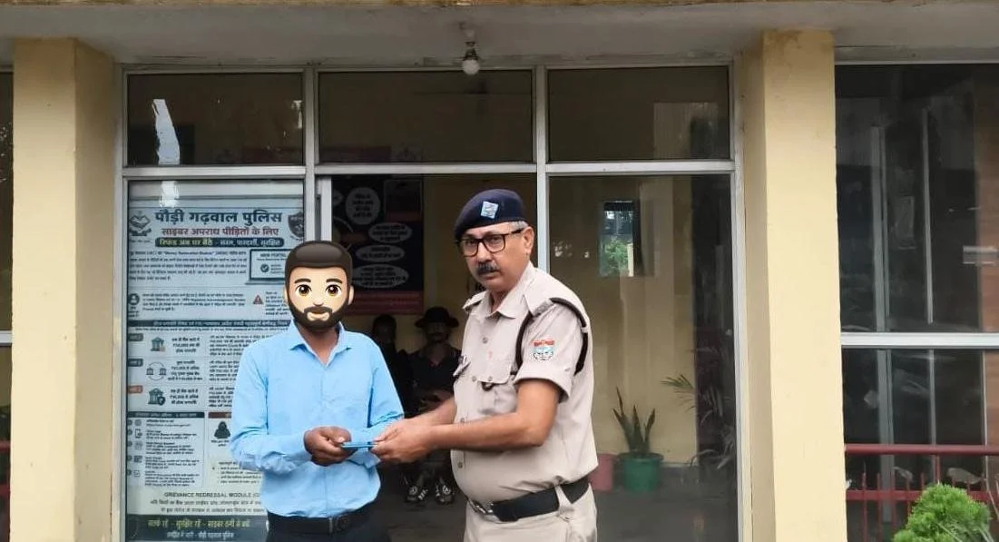 CEIR पोर्टल बना सहायक, खोया मोबाइल बरामद कर सकुशल किया फोन स्वामी के सुपुर्द