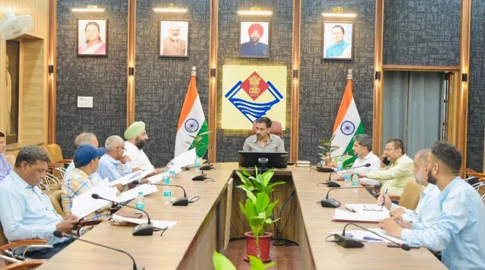 मतदाता सूची का ड्राफ्ट रोल प्रकाशन के बाद सार्वजनिक, 13 अगस्त तक किए जा सकेंगे दावे-आपत्तियां; जिलाधिकारी ने राजनीतिक दलों को उपलब्ध कराया ड्राफ्ट रोल, त्रुटियों पर तत्काल सुझाव देने की अपील