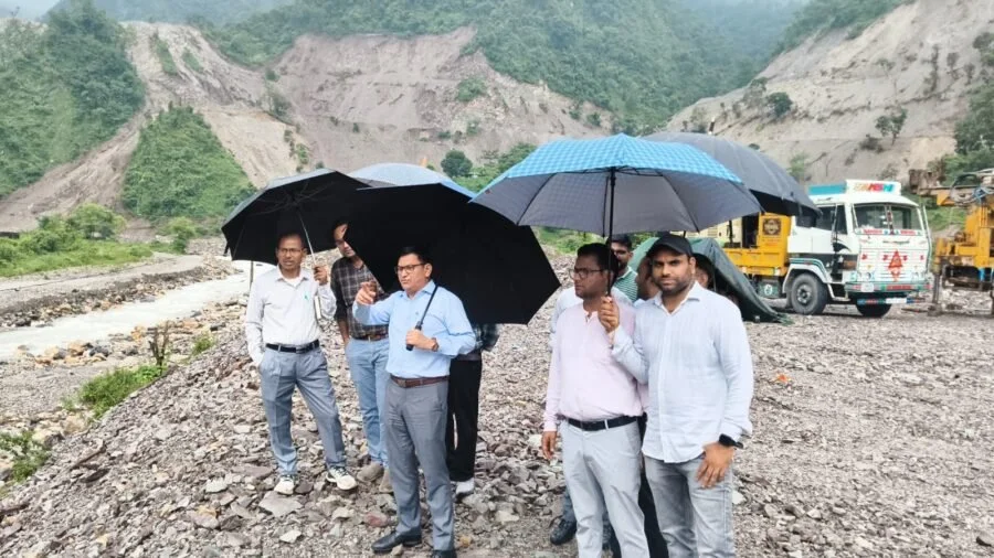 एडीएम शैलेन्द्र सिंह नेगी ने निर्माणाधीन सौंग बांध परियोजना का किया निरीक्षण, पुनर्वास और मुआवजा वितरण में तेजी लाने के दिए निर्देश