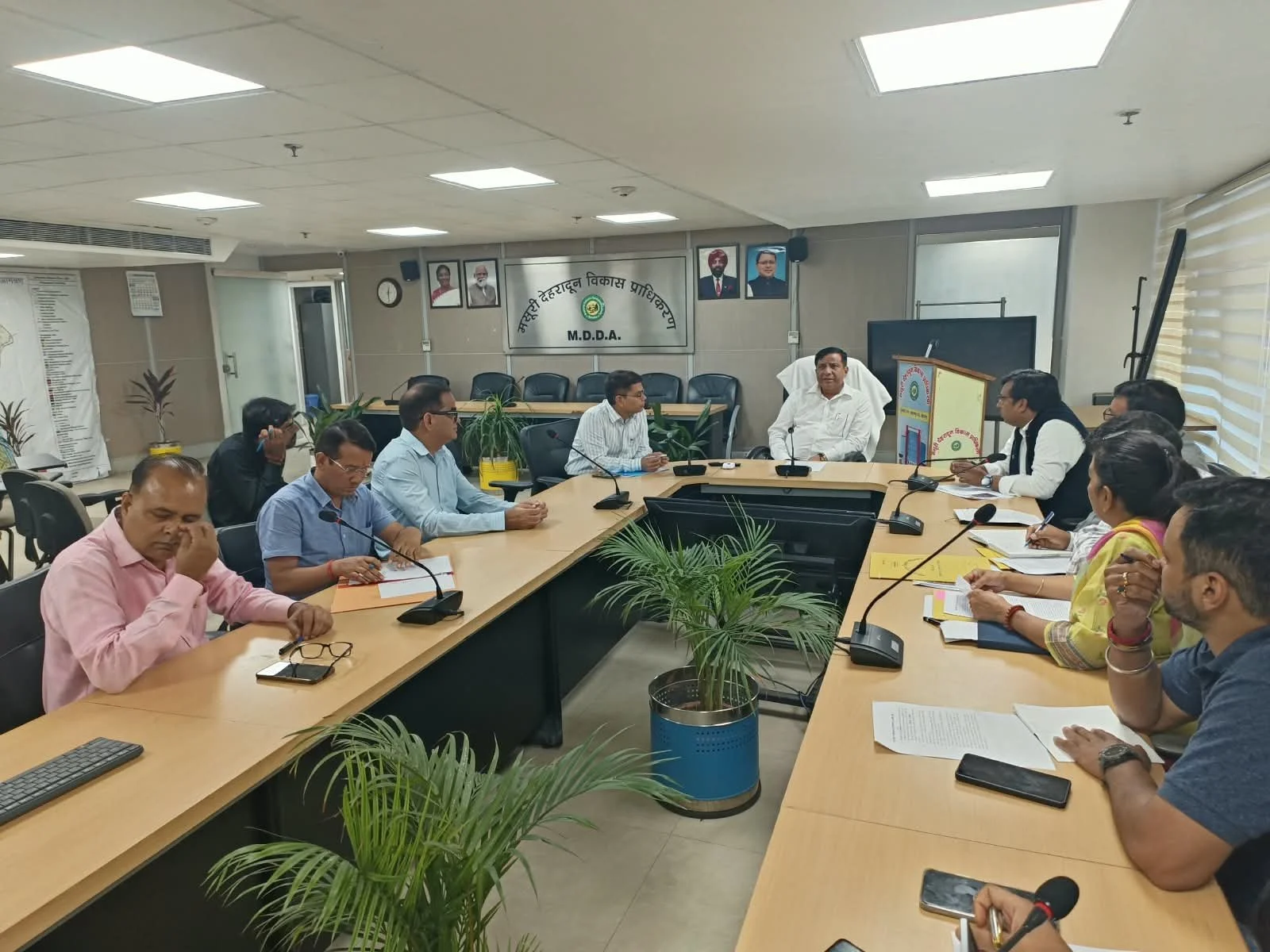 एमडीडीए उपाध्यक्ष बंशीधर तिवारी ने आईएसबीटी के कायाकल्प को दी रफ्तार, किराये का होगा पुनर्निर्धारण; यात्री सुविधाएं और सुरक्षा होंगी बेहतर